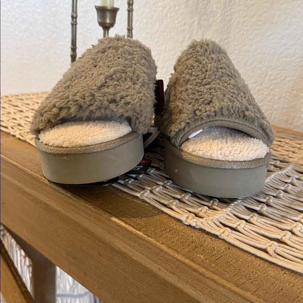 Dearfoams Cozy Comfort Women's Platform Terry Slide Slipper - Picture 8 of 9